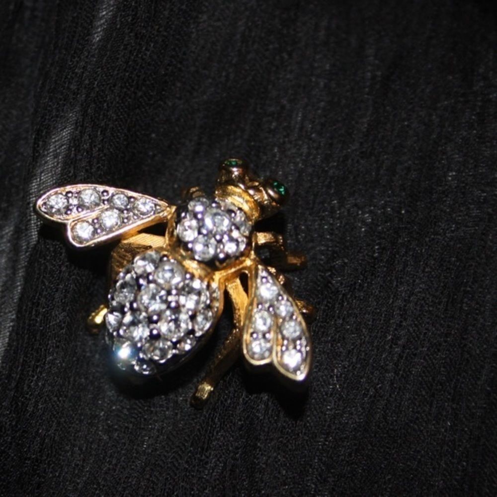 JOAN Rivers Rhinestone Bumblebee Brooch 🐝 - Picture 2 of 16